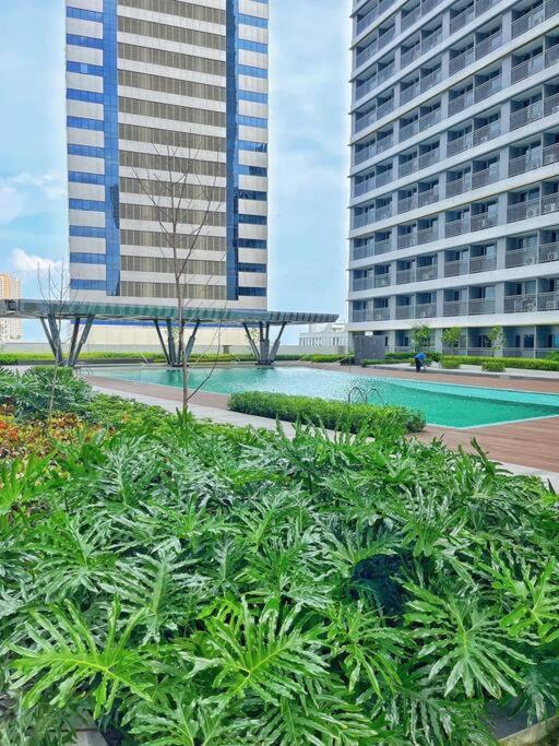 Balay Mulano At Fame Residences Mandaluyong City L With Balcony Pool View L 200Mbps Wifi Manila Exteriér fotografie